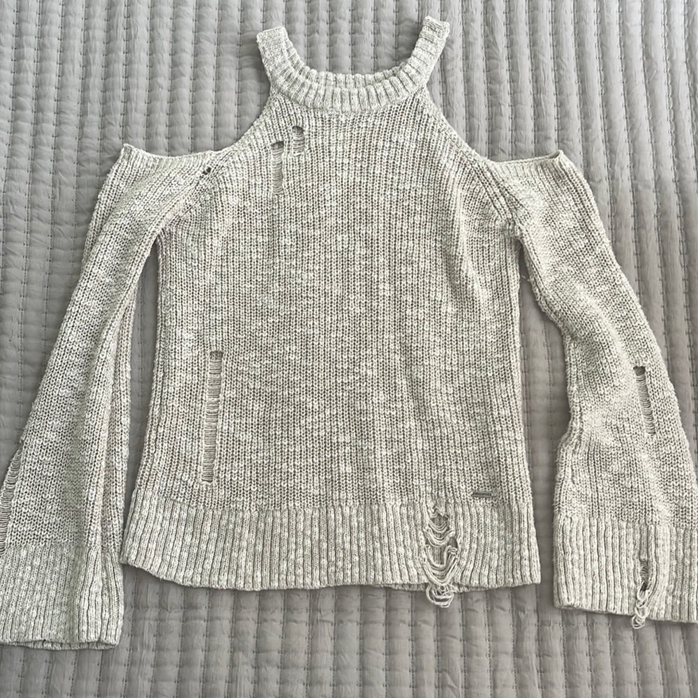 Hollister cream distressed sweater size XS